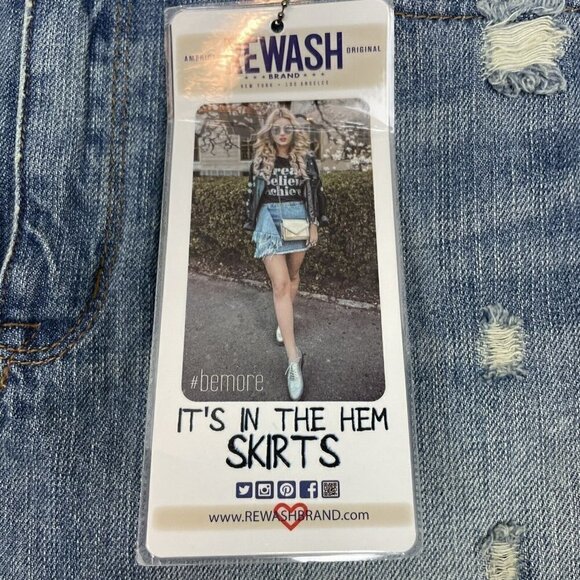 Rewash Distressed Denim Mini Skirt Size 12/30 NWT Medium Wash - Picture 2 of 7